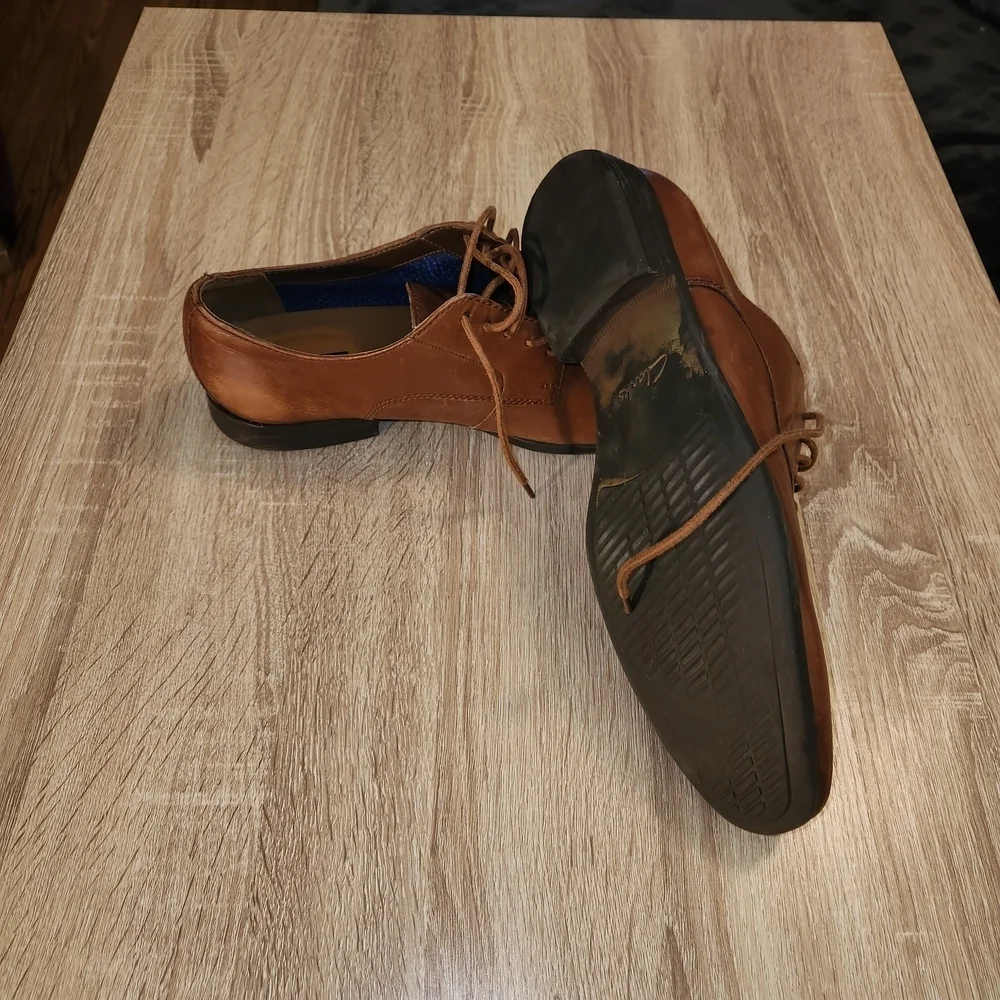 Clarks Tan Leather Men's Oxfords